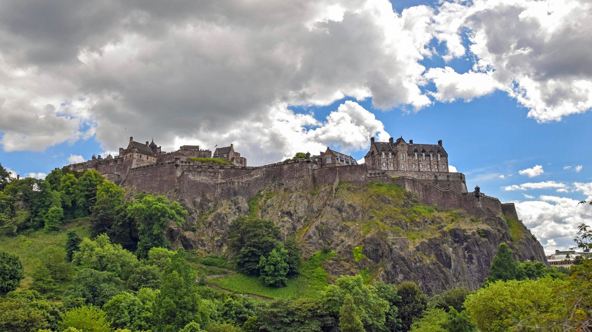 Edinburgh Castle: Things to See Between Edinburgh and Aberdeen
